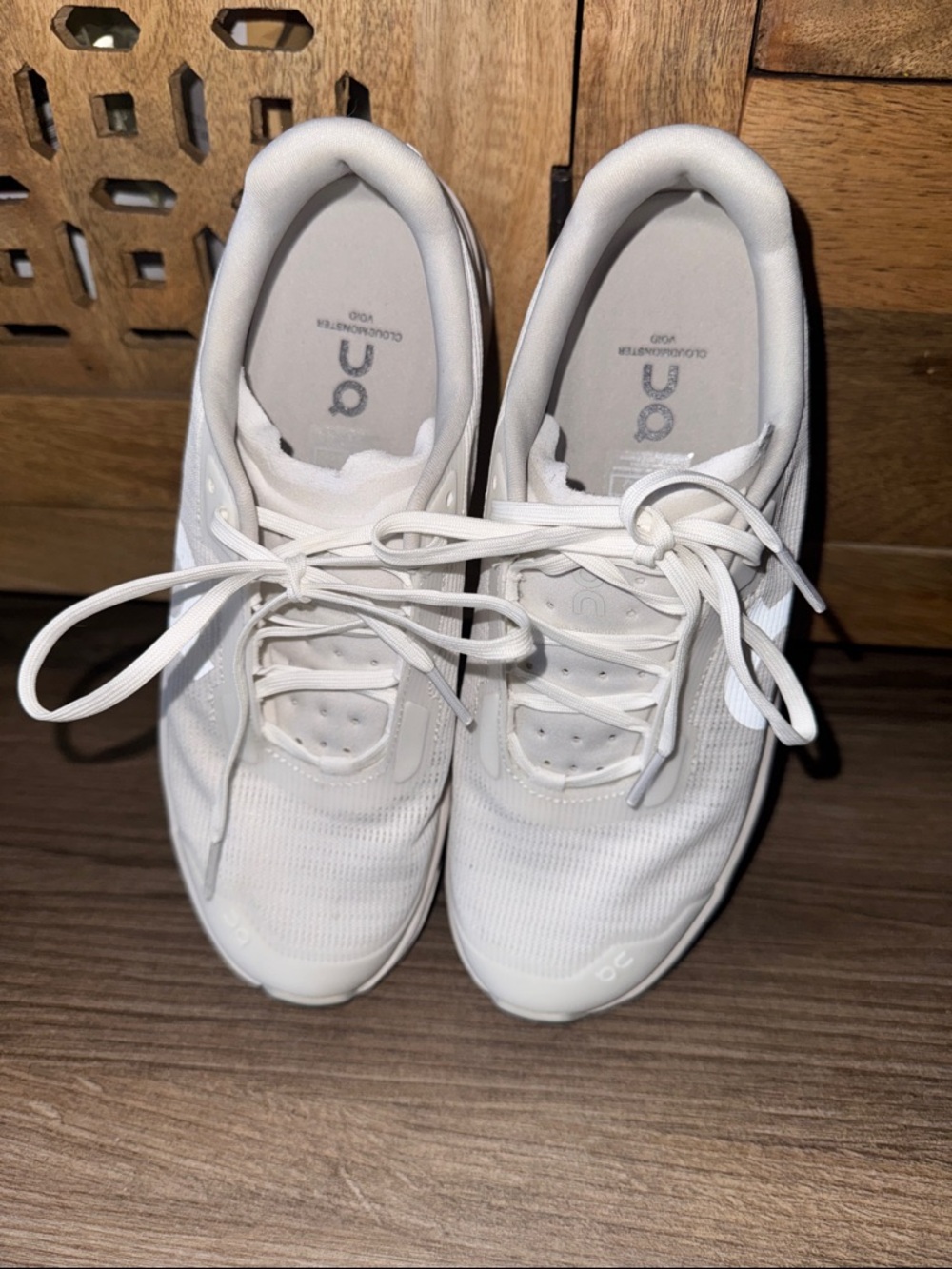 Women's OnCloud Cloudmonster Void - White - Like New - Picture 3 of 3